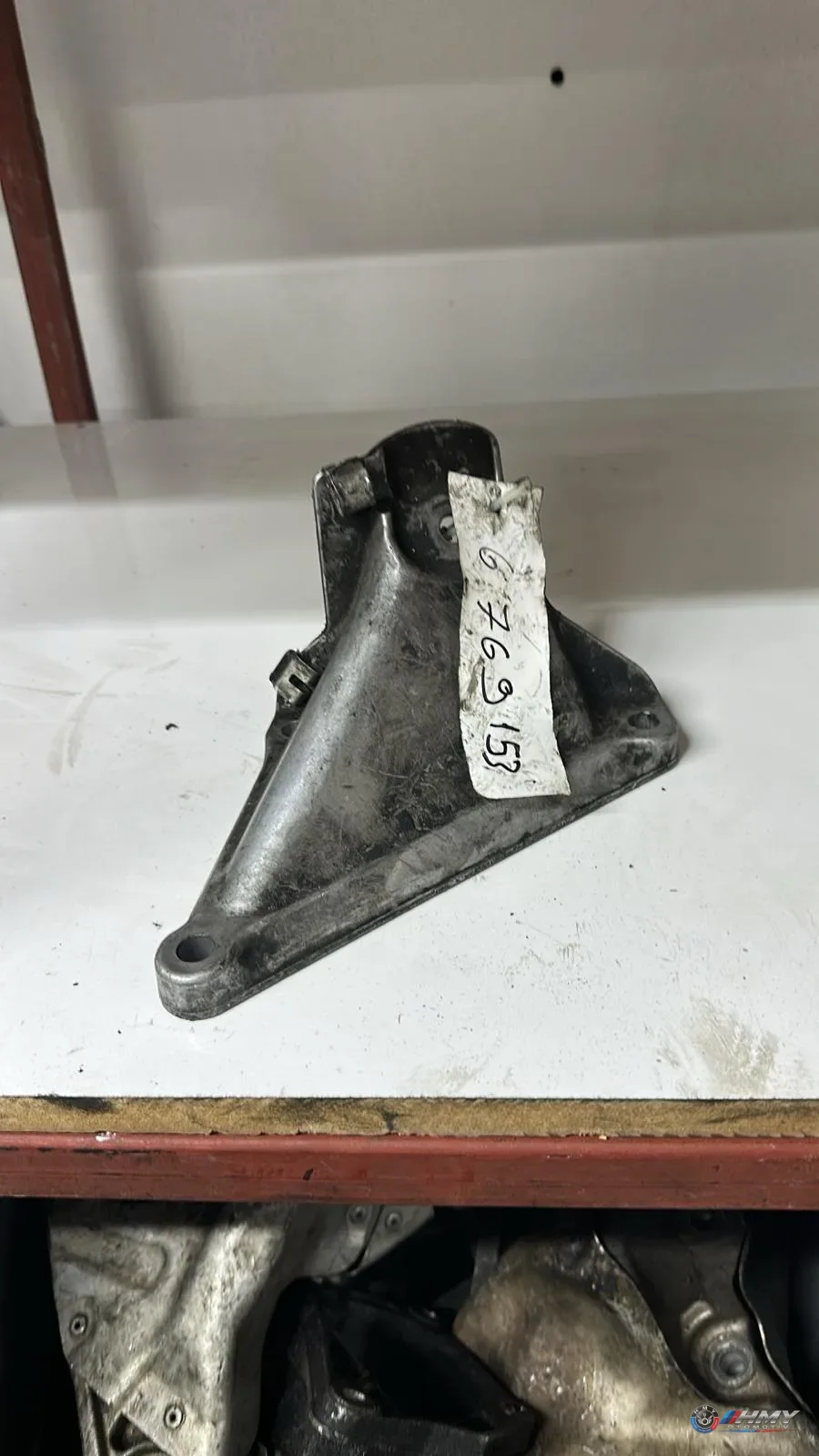 BMW Orijinal Çıkma E60 E61 E63 E64 - Bağlantı Parçası/Motor Kulağı 22116769153