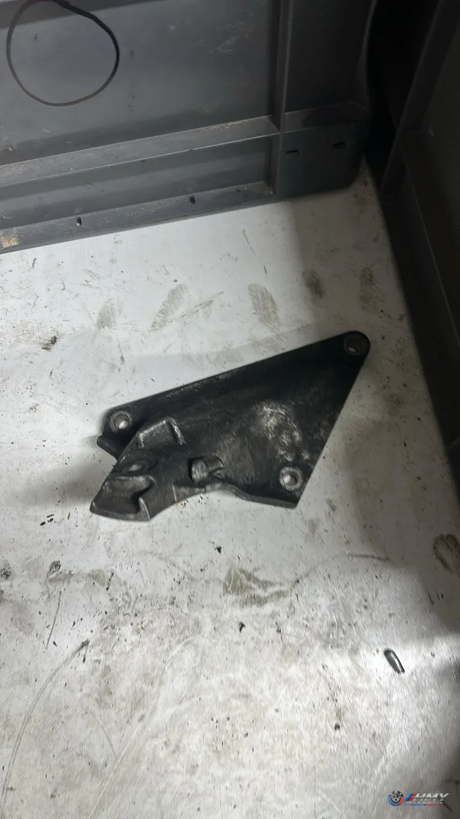 BMW Orijinal Çıkma 7 Serisi E65 E66 - Bağlantı Parçası/Motor Kulağı 22116770005