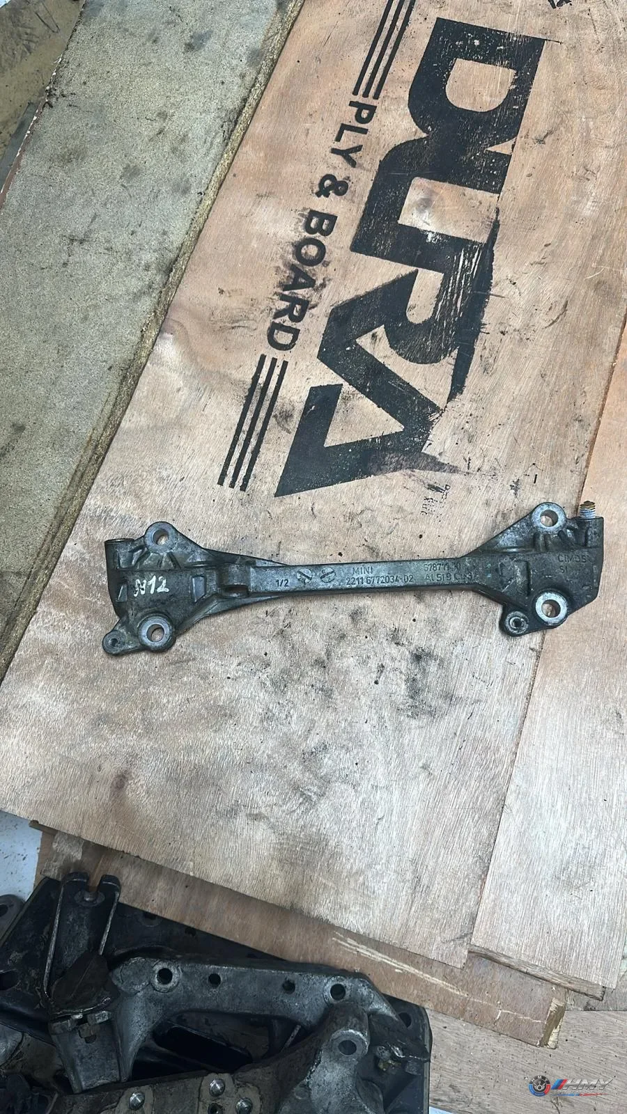 BMW R55 R56 R57 R58… Bağlantı Parçası/Motor Kulağı 22116772034 Orijinal Çıkma