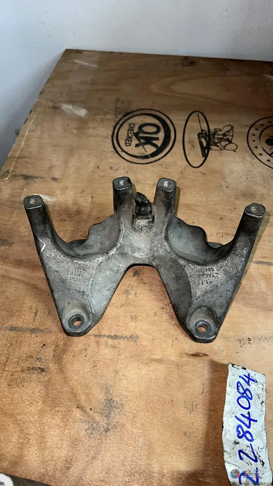 BMW Orijinal Çıkma F01 F02 F06 F07 F10 F11 - N63 Şanzıman Destek Braketi 22326775909