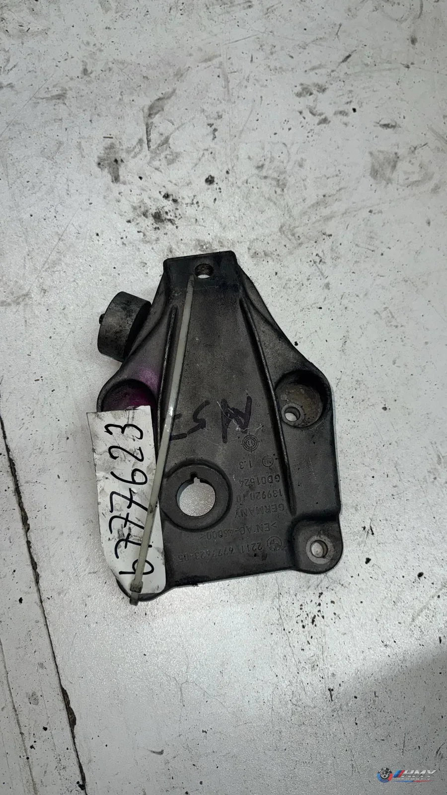 BMW Orijinal Çıkma Motor Kulağı Braketi 6777623