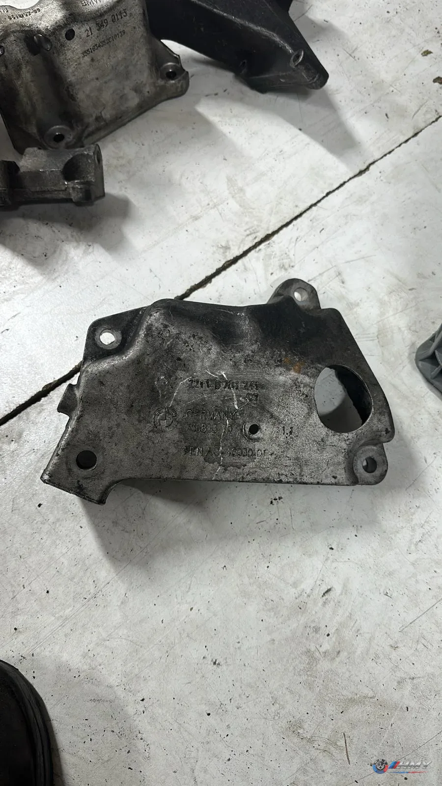 BMW 5 Serisi F07 F10 F11 N47 Sol Bağlantı Parçası/Motor Kulağı 22116781241 Orijinal Çıkma