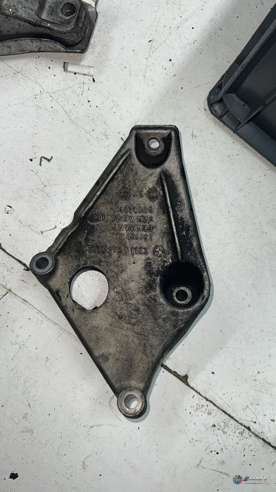 BMW F20 F25 F30 F31… Bağlantı Parçası/Motor Kulağı 22116784825 Orijinal Çıkma