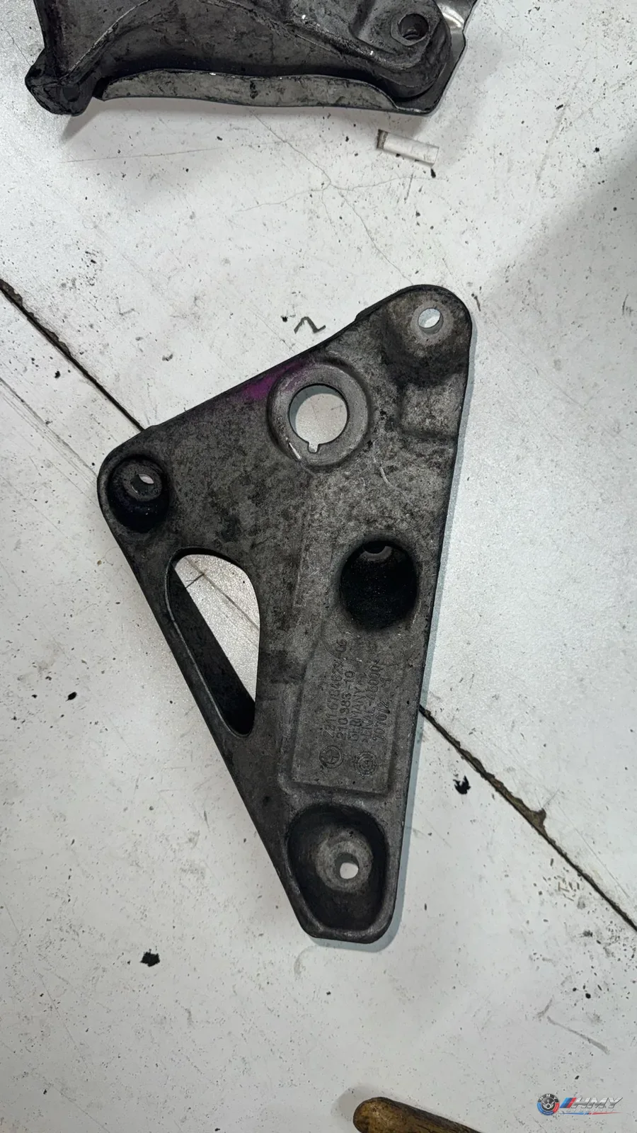 BMW F25 F26 F30 F31… Bağlantı Parçası/Motor Kulağı 22116784829 Orijinal Çıkma