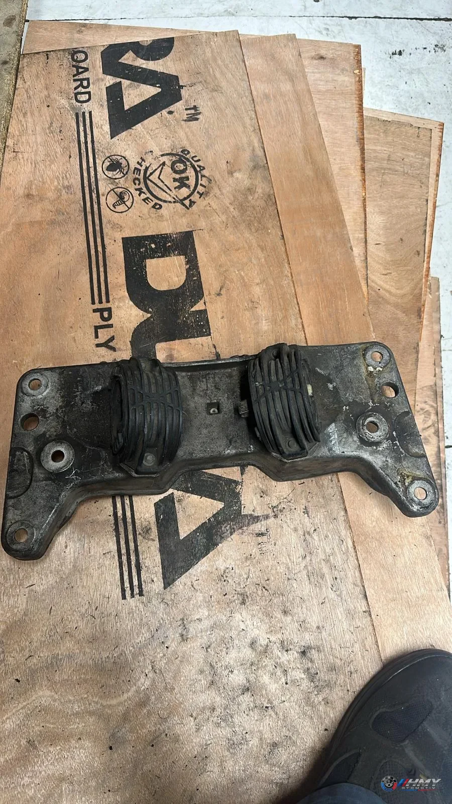 BMW Orijinal Çıkma Arka Diferansiyel Bağlantı Braketi 6789423