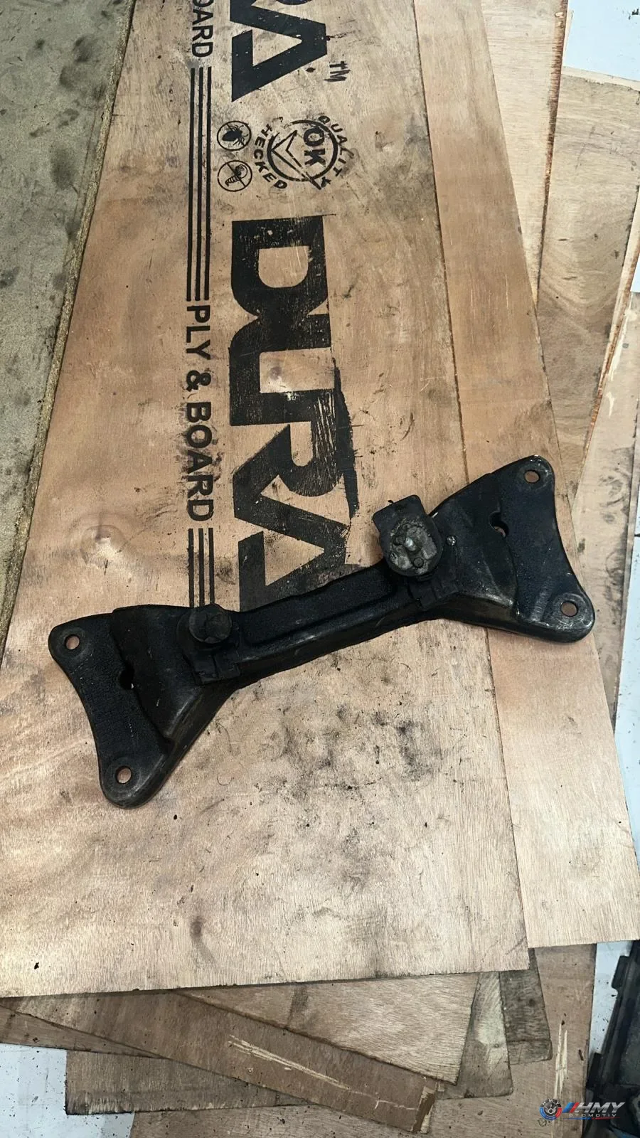 BMW Orijinal Çıkma F20 F21 F22 F30 F31 F34 - N47N Şanzıman Traversi 22316796607