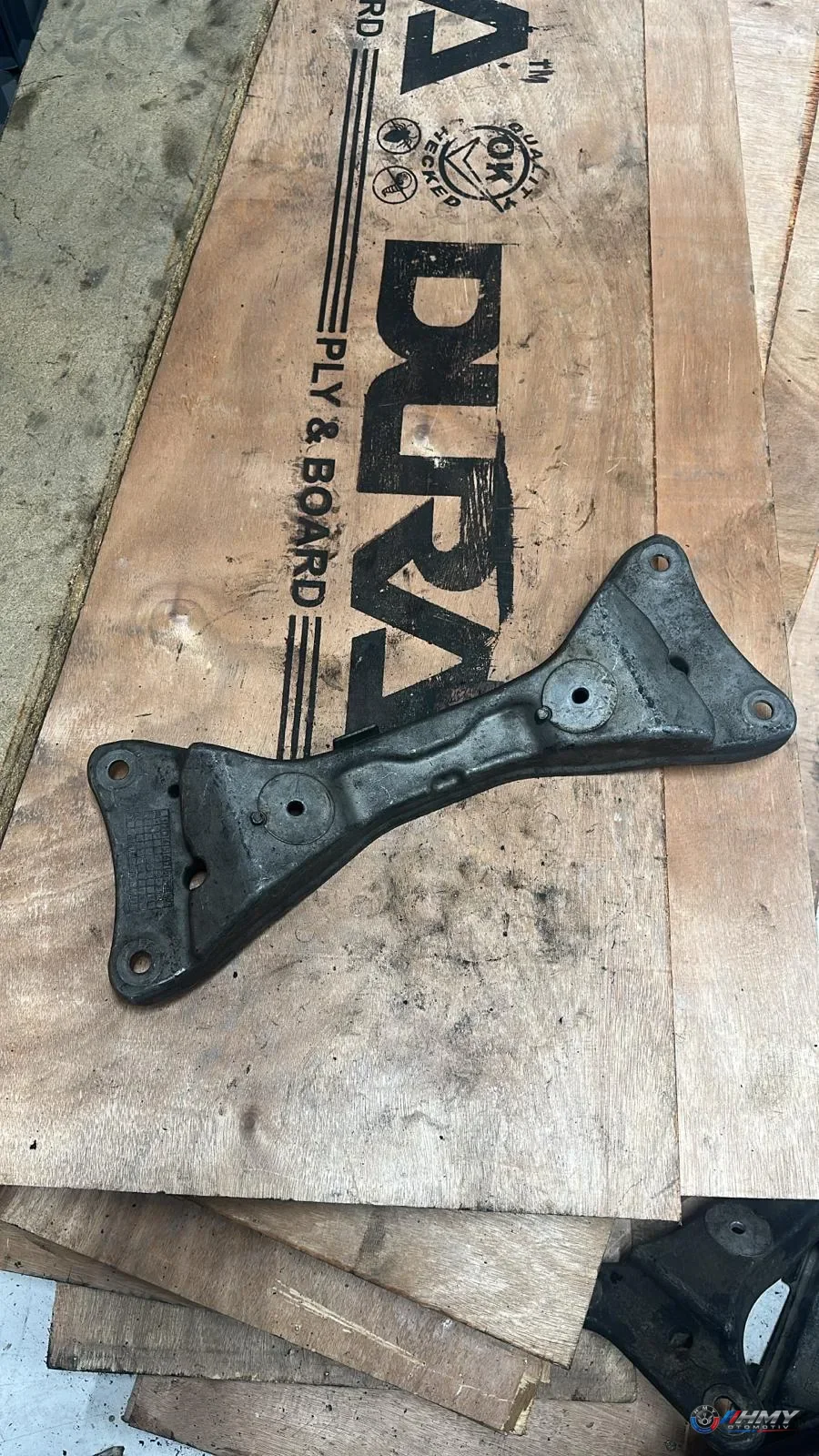 BMW Orijinal Çıkma F20 F21 F22 F23 - Bağlantı Parçası/Motor Kulağı 22316860777