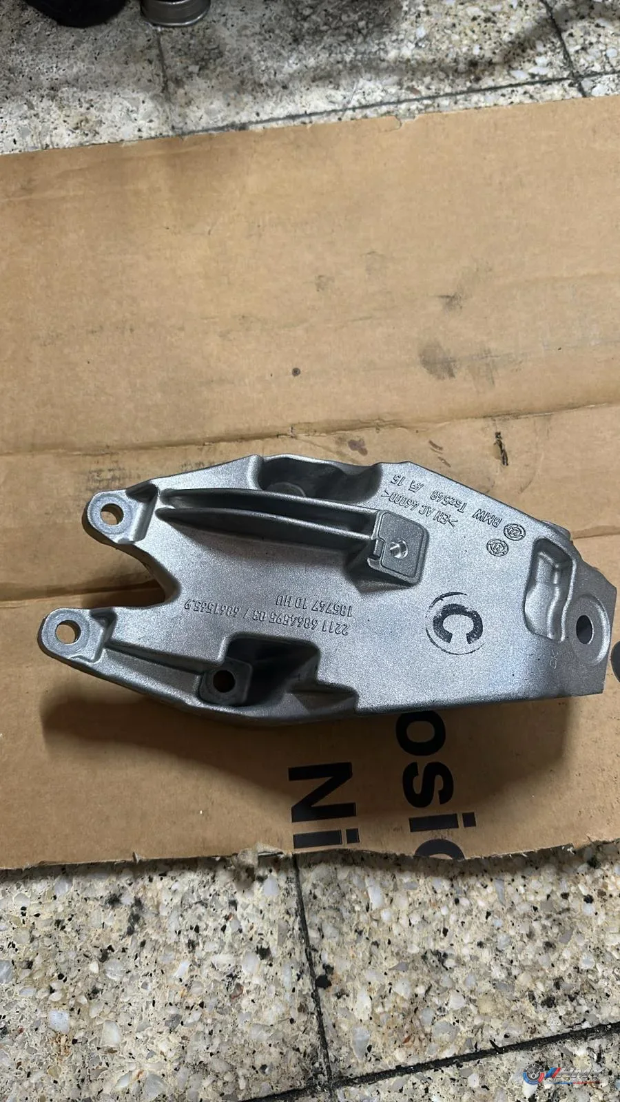 BMW Orijinal Çıkma G20 G21 G22 G30 - B47 Sol Motor Bağlantı Mesnedi 22116864595
