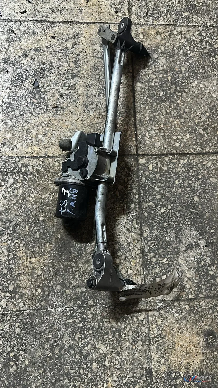 BMW Orijinal Çıkma Ön Cam Silecek Mekanizması 6925706