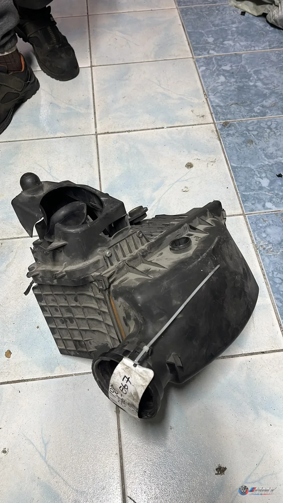 BMW Orijinal Çıkma 7 Serisi E65 E66 - N62 Hava Filtresi Kutusu 13717531864