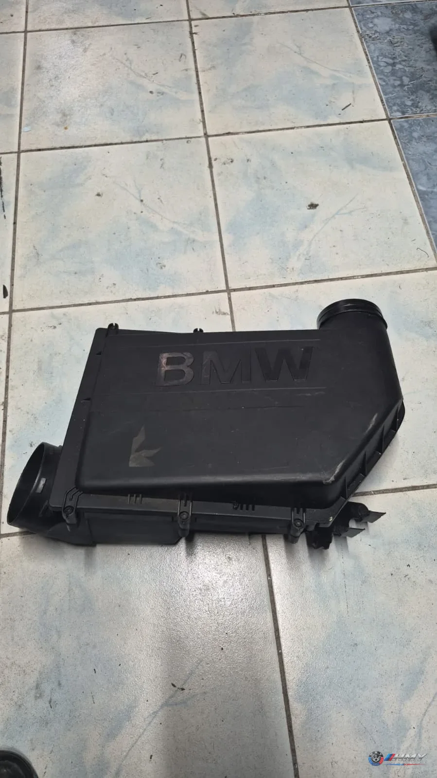 BMW Orijinal Çıkma E70 E71 E72 F01 F02 F04 - Hava Filtresi Kutusu 13717571345