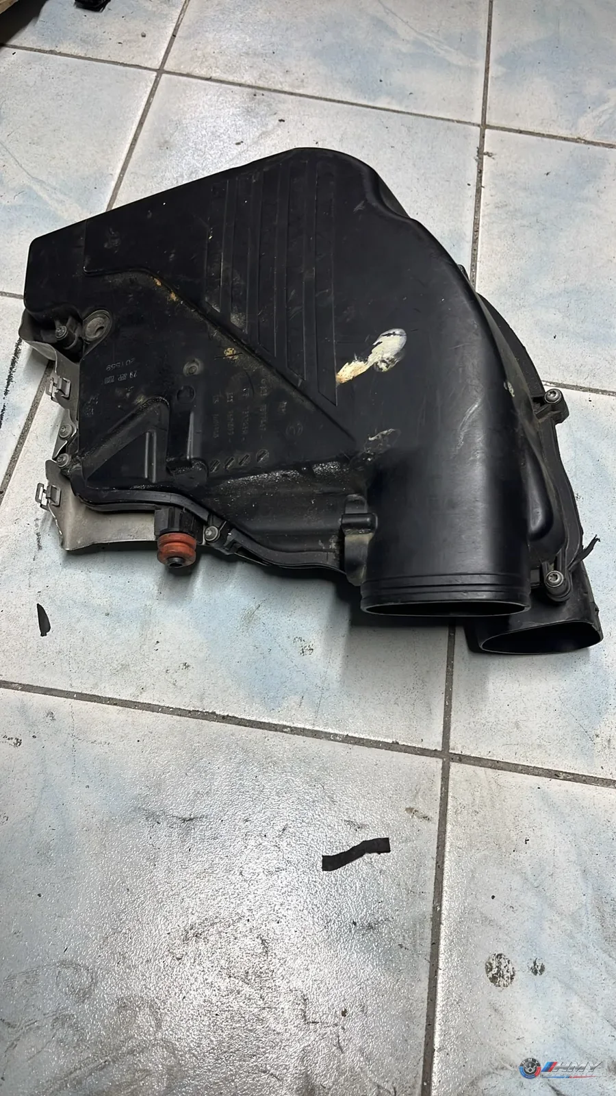 BMW Orijinal Çıkma F01 F02 F04 F07 F10 F11 - N63 Hava Filtre Kutusu 13717577467