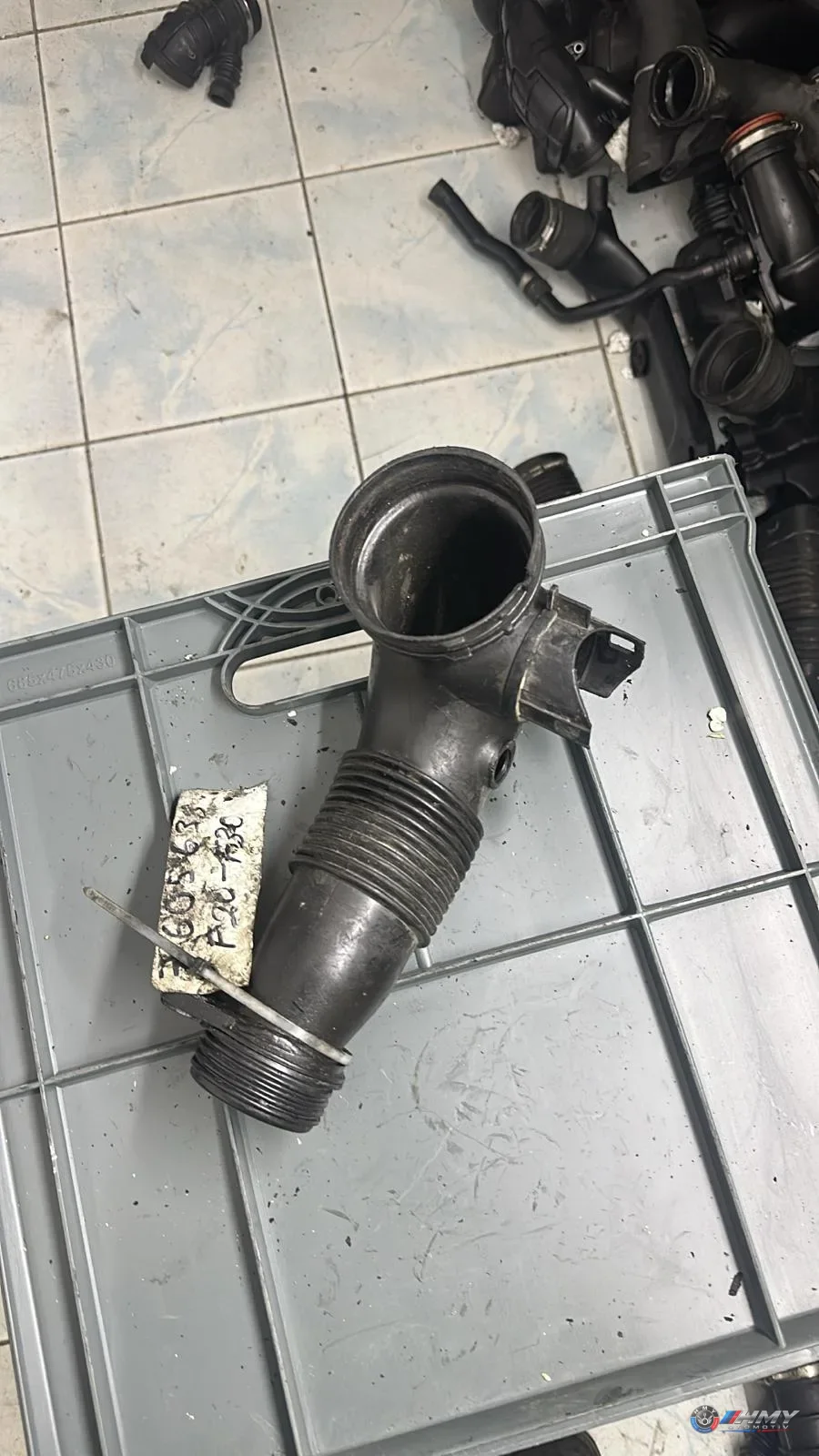 BMW Orijinal Çıkma E84 E89 F07 F10 F11 F20 - Hava Hortumu 13717605638