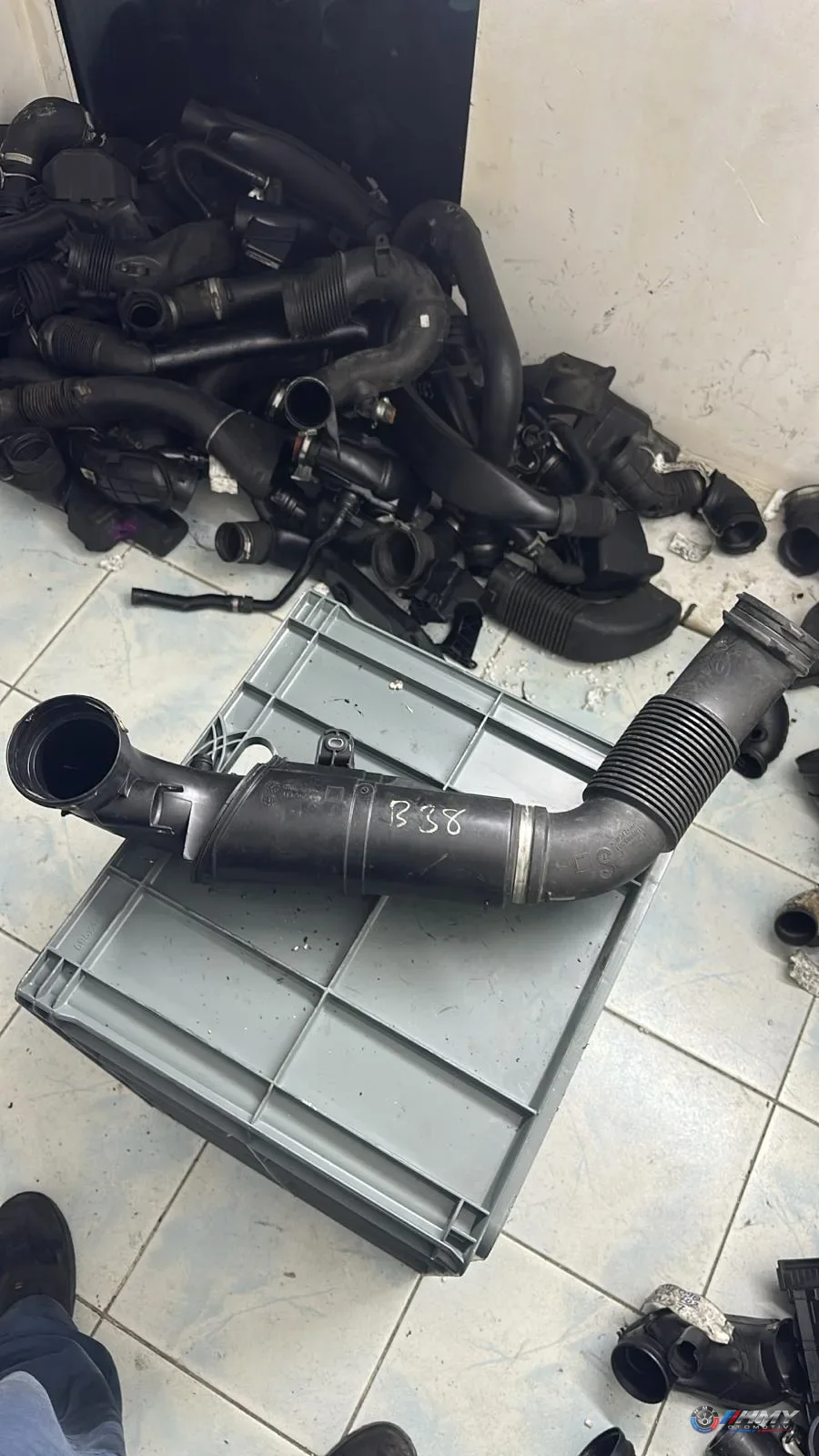 BMW Orijinal Çıkma F40 F45 F48 F49 F52 - B38 B48 Temiz Hava Borusu 13717619268