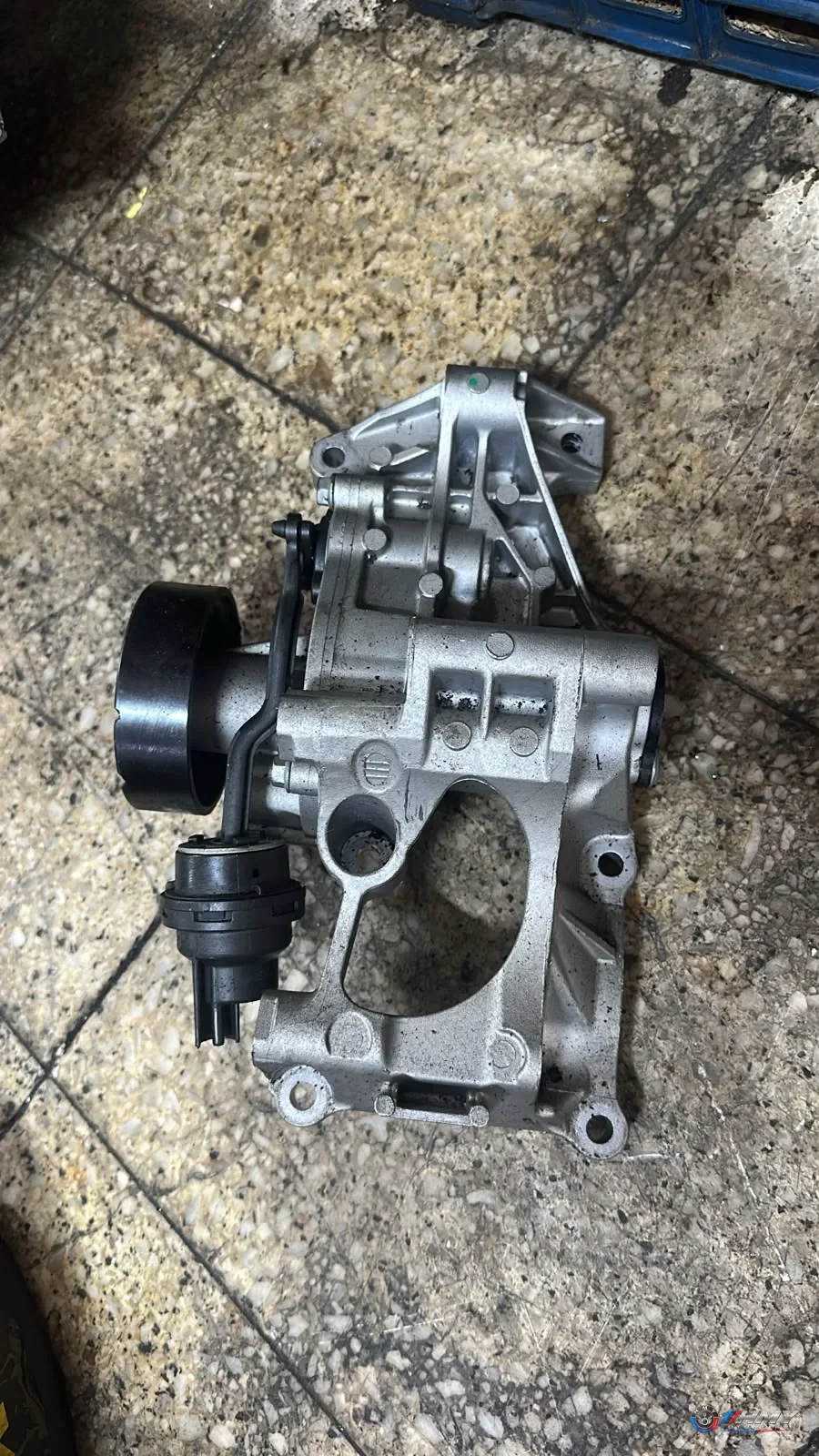 BMW Orijinal Çıkma F30 F32 - B46 Devirdaim Pompası 11517644809