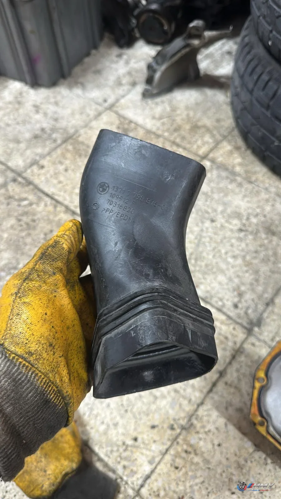 BMW Orijinal Çıkma E82 E84 E88 E90 E91 E92 - N47 Hava Filtre Hortumu 13717798876