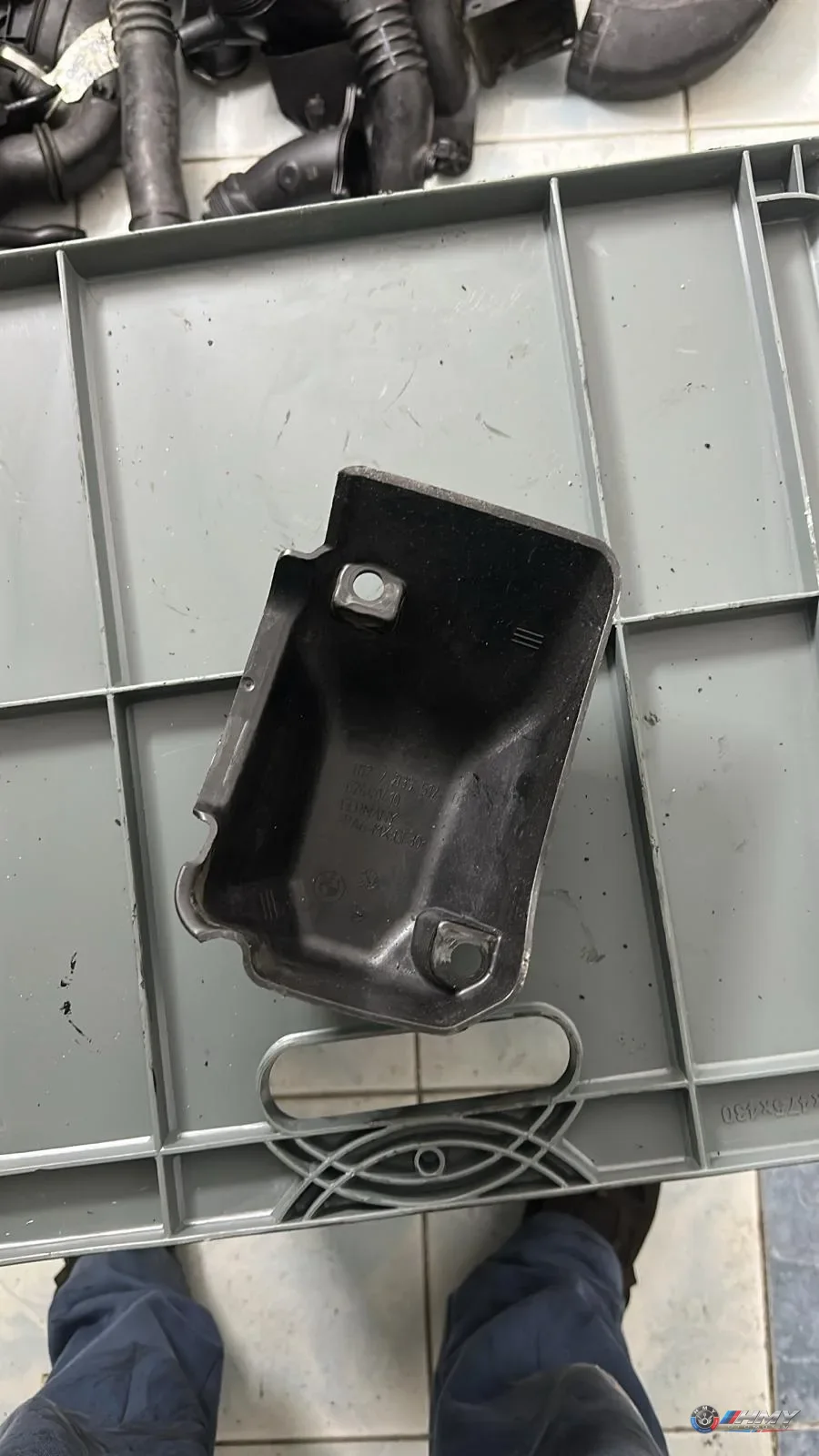 BMW Orijinal Çıkma E60 E61 E63 E64 - S85 Motor Alt Koruma 11127835517