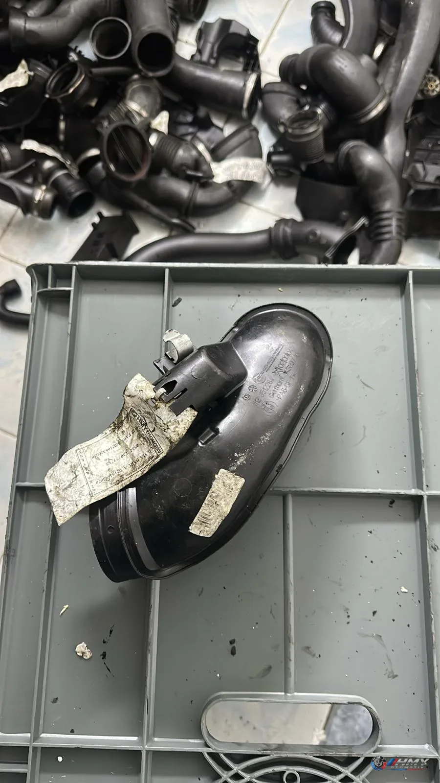 BMW Orijinal Çıkma F10 F31 - Temiz Hava Borusu 11128512284