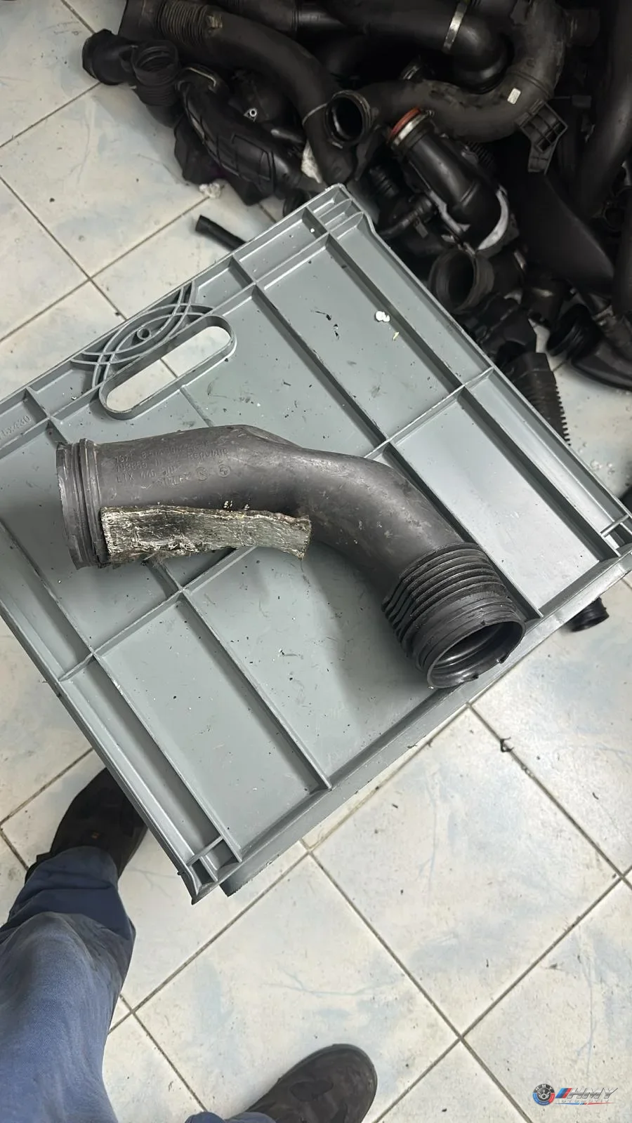 BMW Orijinal Çıkma Hava Filtresi Hortumu 8514090