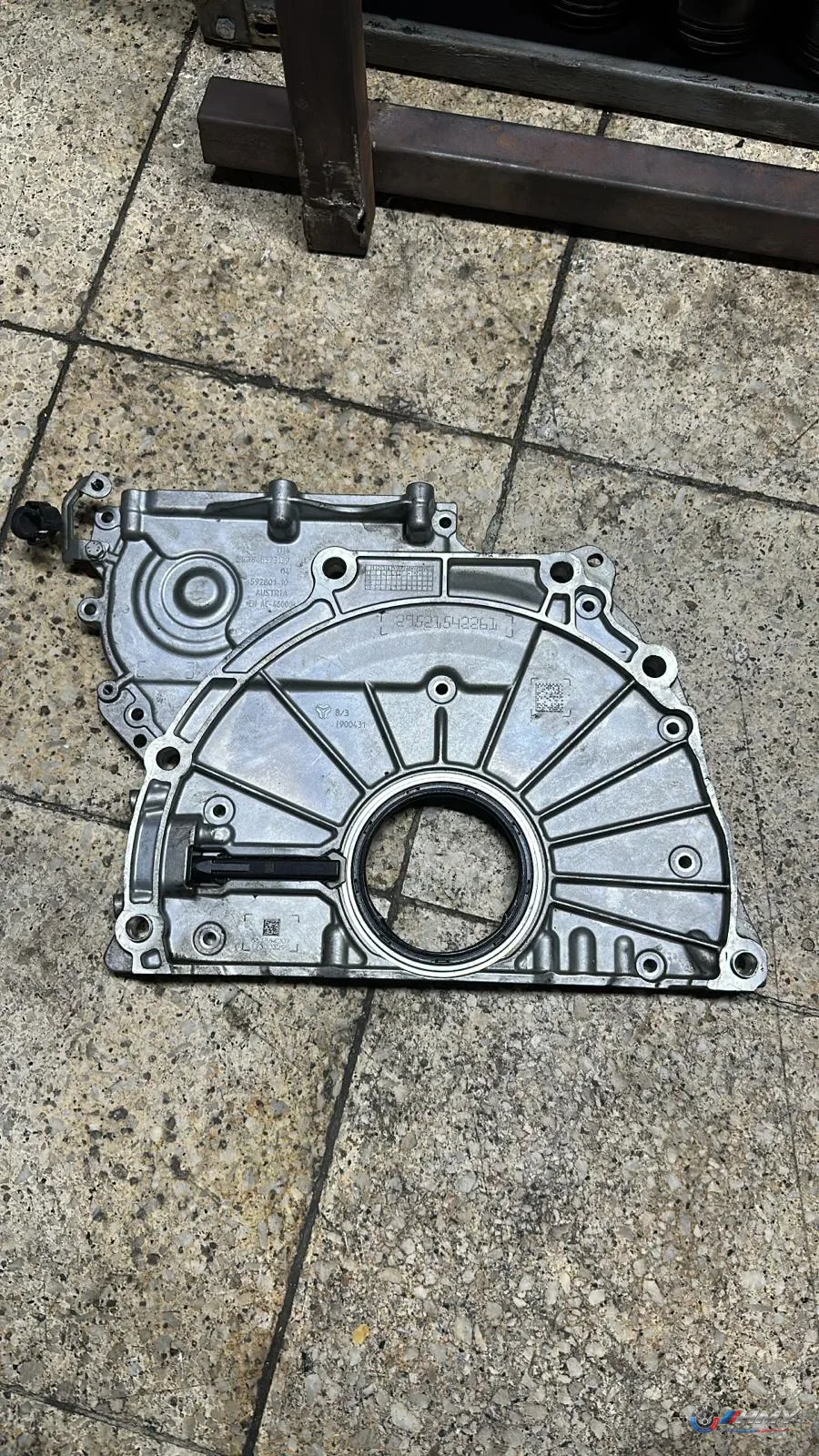 BMW Orijinal Çıkma F20 F30 G20 G30 - B38 B48 Zincir Kapağı 8573139