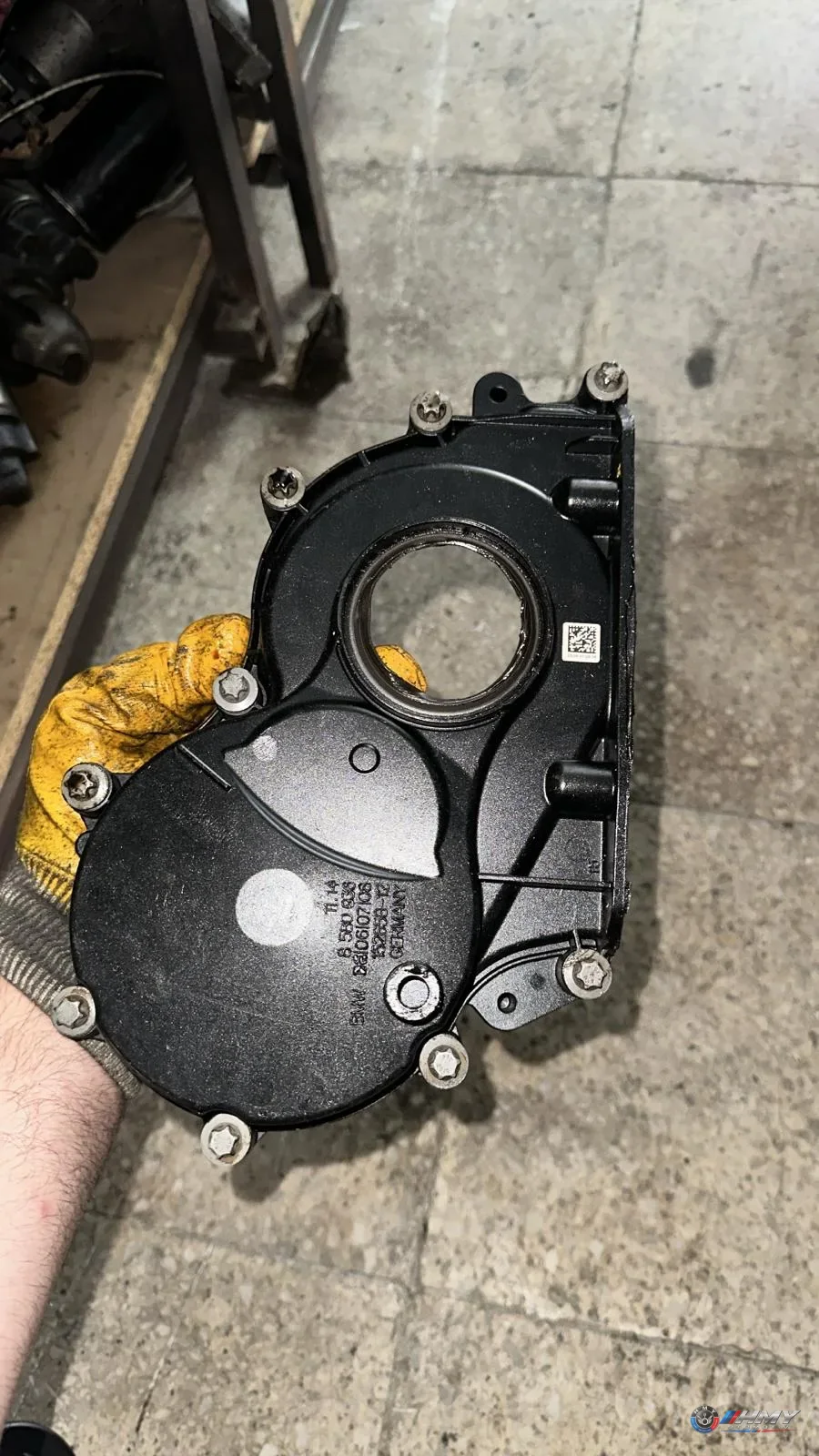 BMW Orijinal Çıkma F40 F45 F46 F48 F54 F55 - B38 Arka Krank Keçesi Kapağı 11148580936