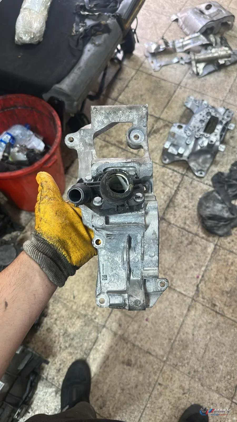 BMW Orijinal Çıkma F20 F23 F39 F45 F46 F48 - B38 B48 Termostat Muhafazası 11518601366