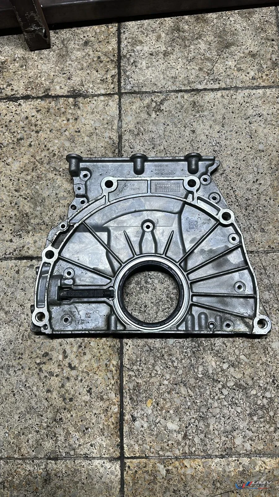 BMW Orijinal Çıkma G11 G20 G30 G60 - S58 G80m3 B48b58 Zincir Kapağı 8640047