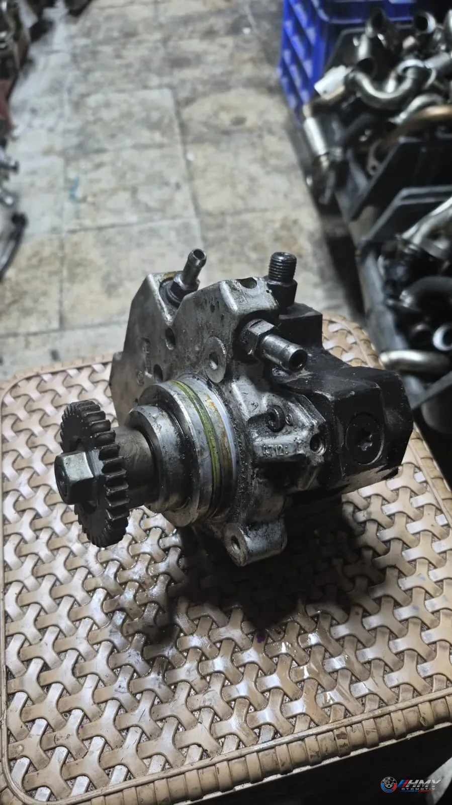 BMW Orijinal Çıkma Mazot Pompası 0700501
