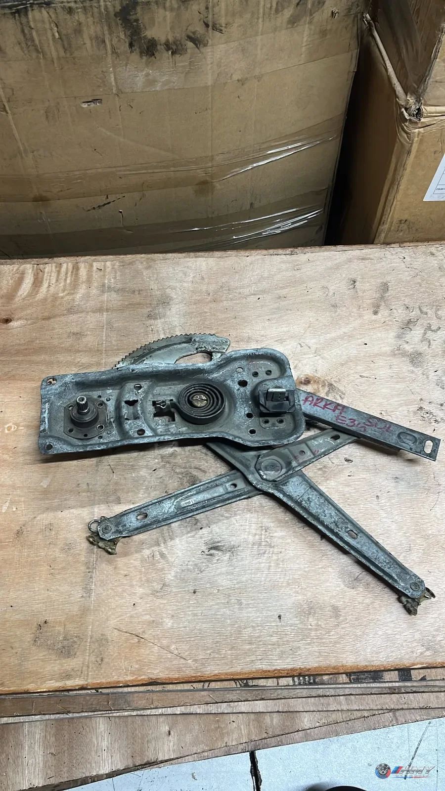 BMW Orijinal Çıkma 5 Serisi E34 - Arka Sol Cam Krikosu 51341944