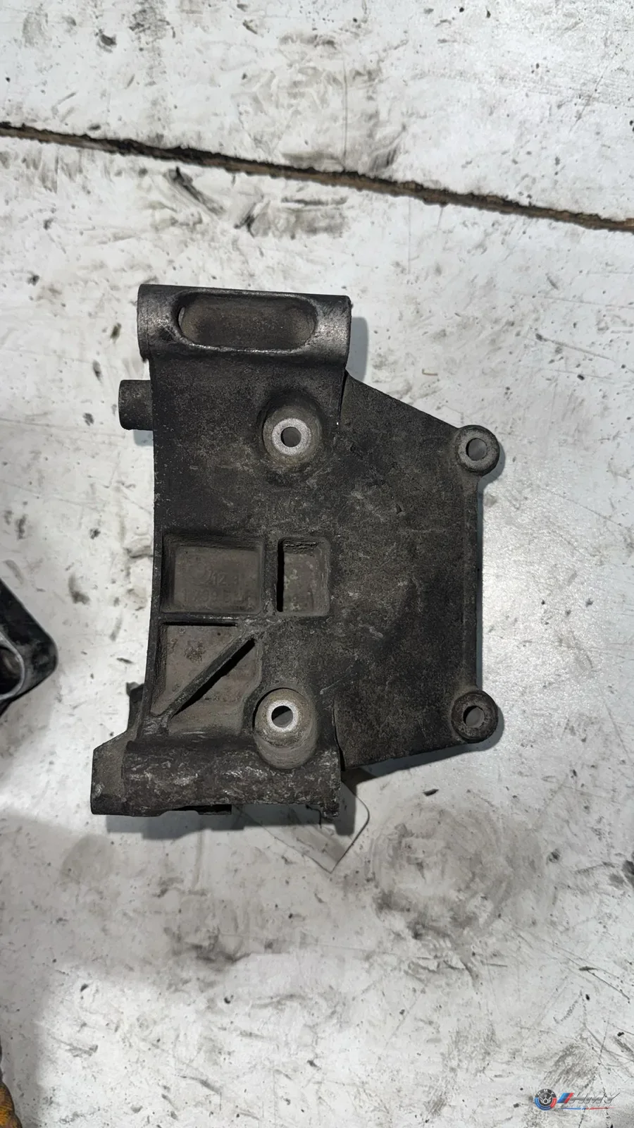 BMW Orijinal Çıkma E34 E36 - M42 M43 Şarj Dinamo Ayağı 12311739514