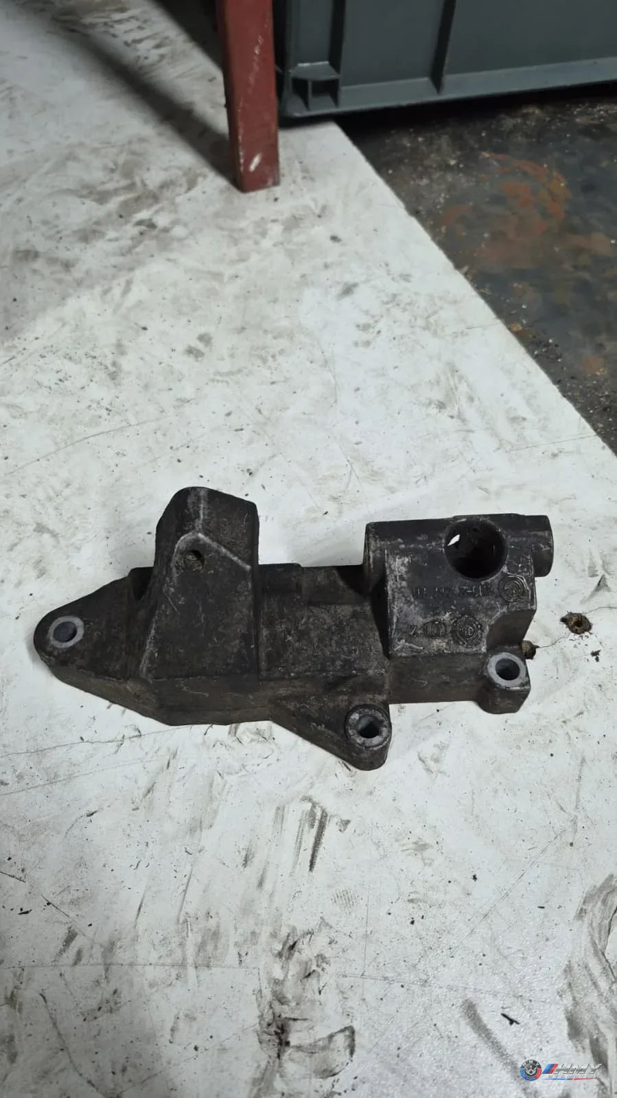 BMW Orijinal Çıkma Yatak Mesnedi Alternatör 11162247711