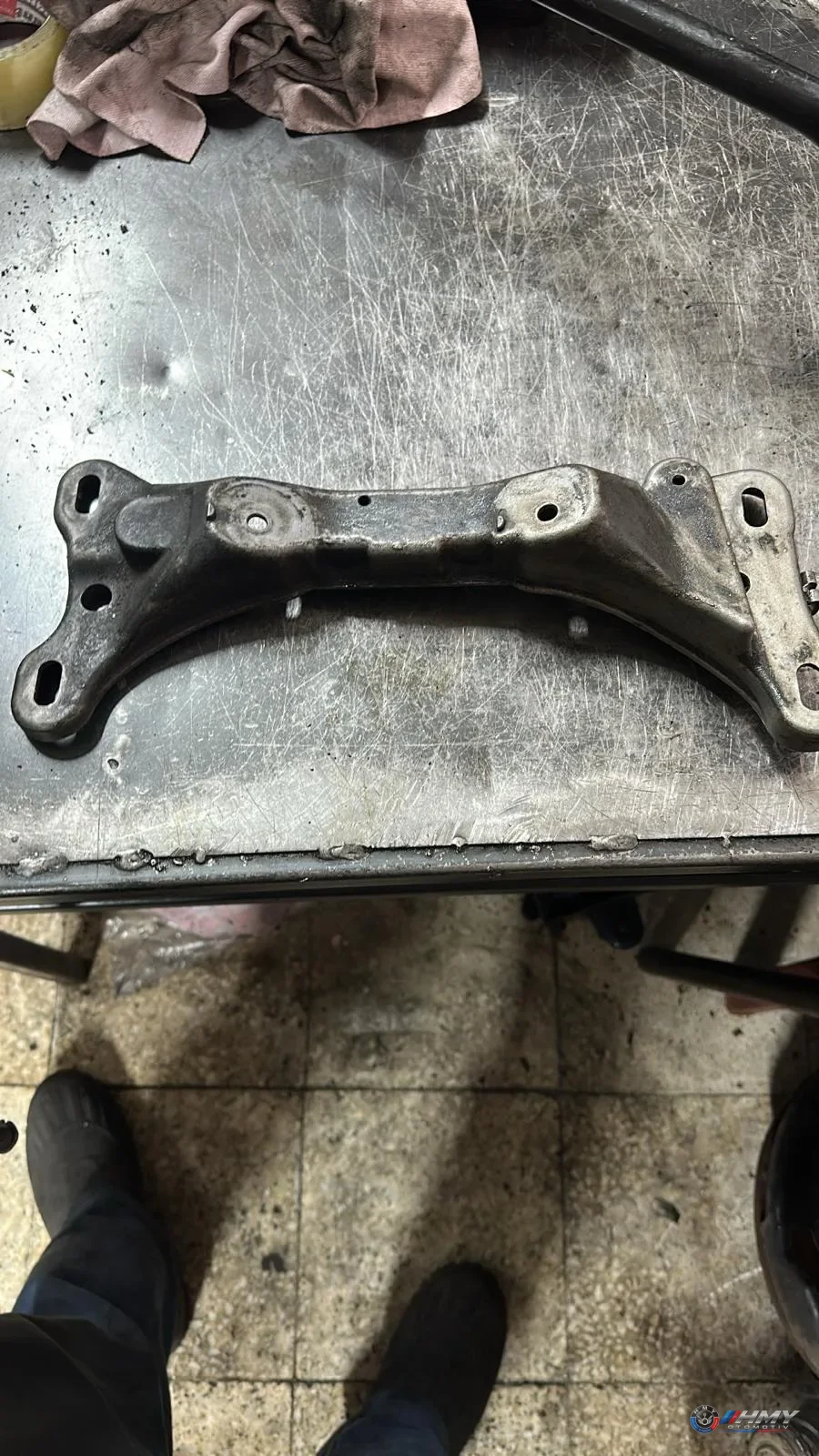 BMW Orijinal Çıkma 3 Serisi E46 - M43 M47 N42 N46 Şanzıman Traversi 22326757102