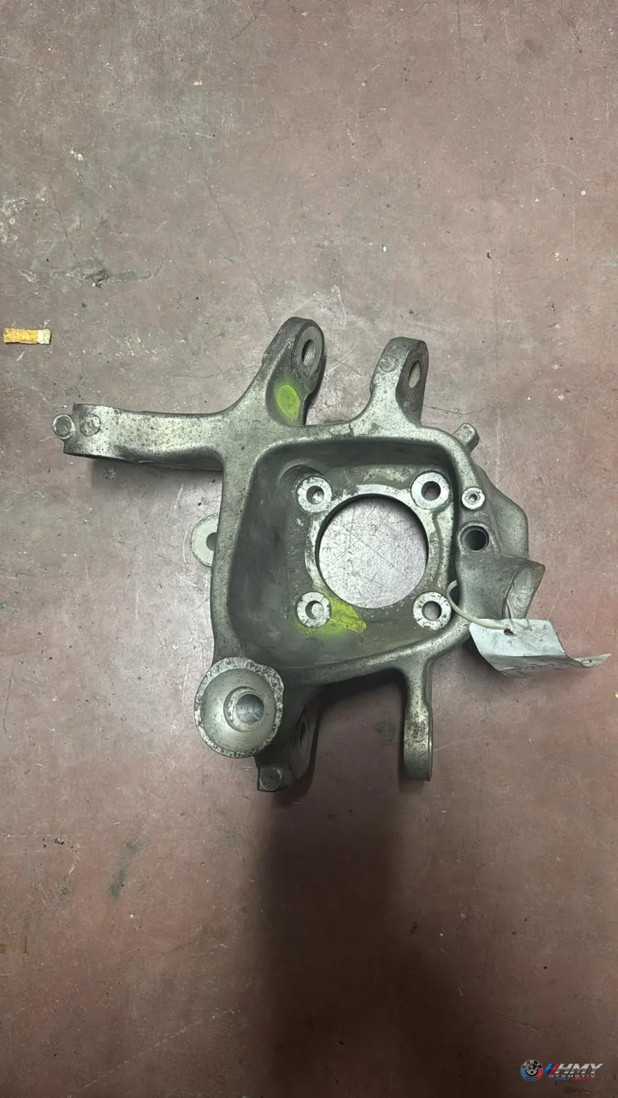 BMW Orijinal Çıkma 7 Serisi F01 F02 F04 - N52 N54 N55 N57 N63 N74 Arka Sağ Taşıyıcı 33326796498