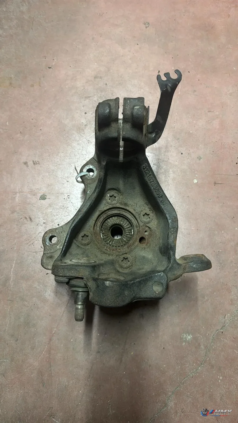 BMW Orijinal Çıkma X1 E84 - N20 N47 N52 N55 Ön Sol Taşıyıcı 31216788699