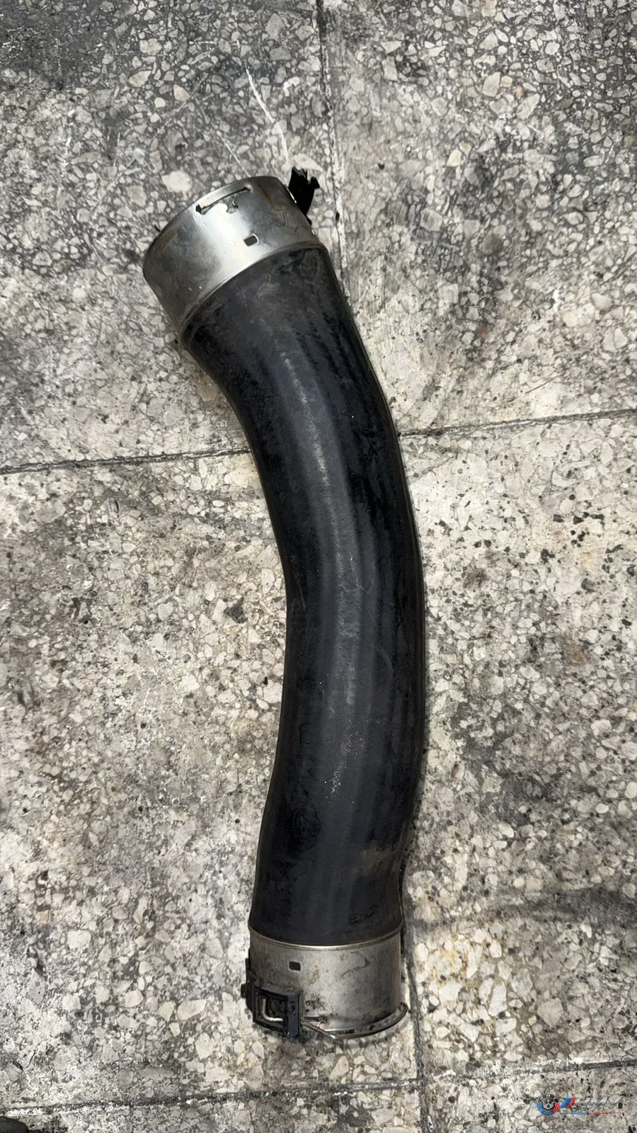 BMW Orijinal Çıkma İntercooler Hava Hortumu 6810616
