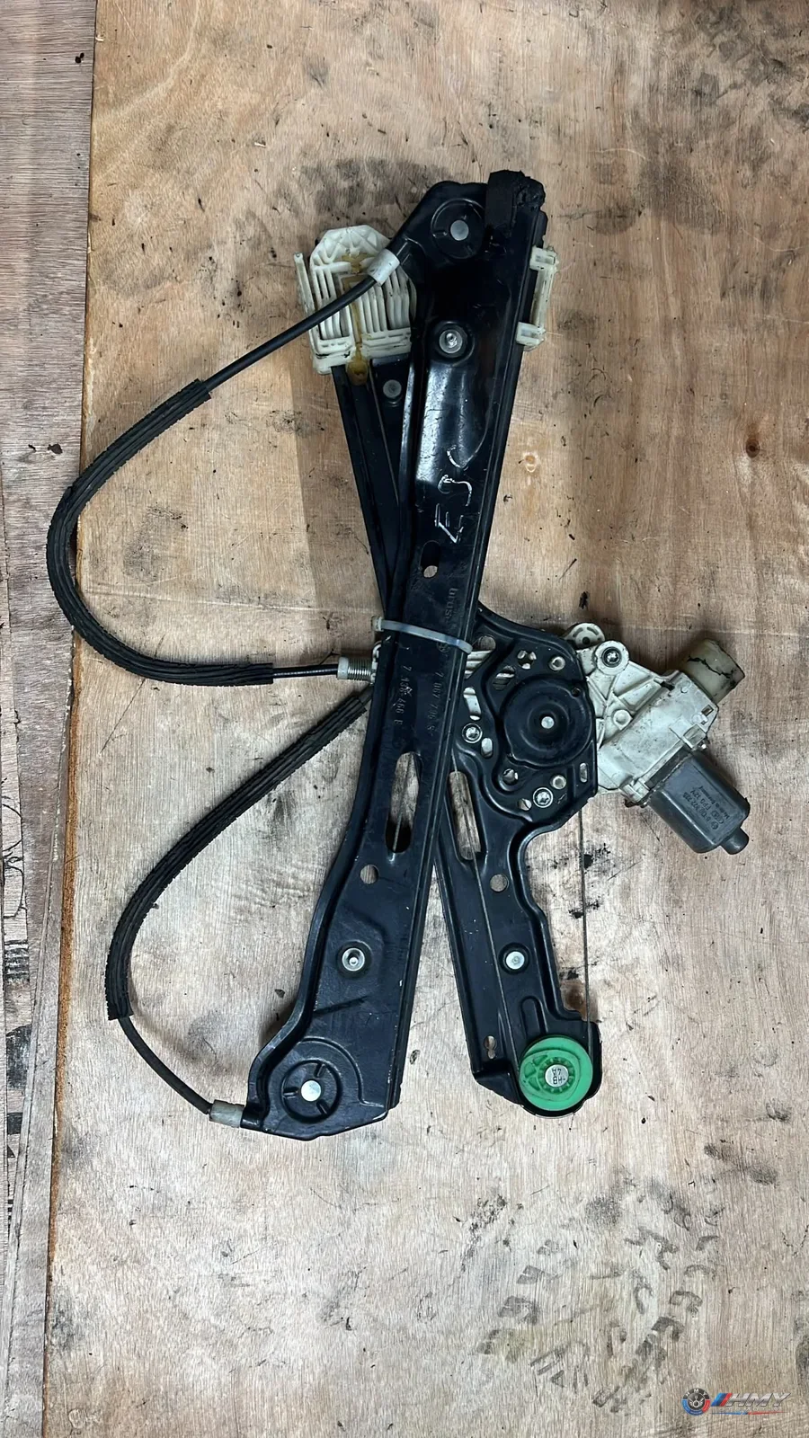 BMW Orijinal Çıkma 1 Serisi E81 E87 - Ön Sağ +lci Cam Krikosu 51337138466