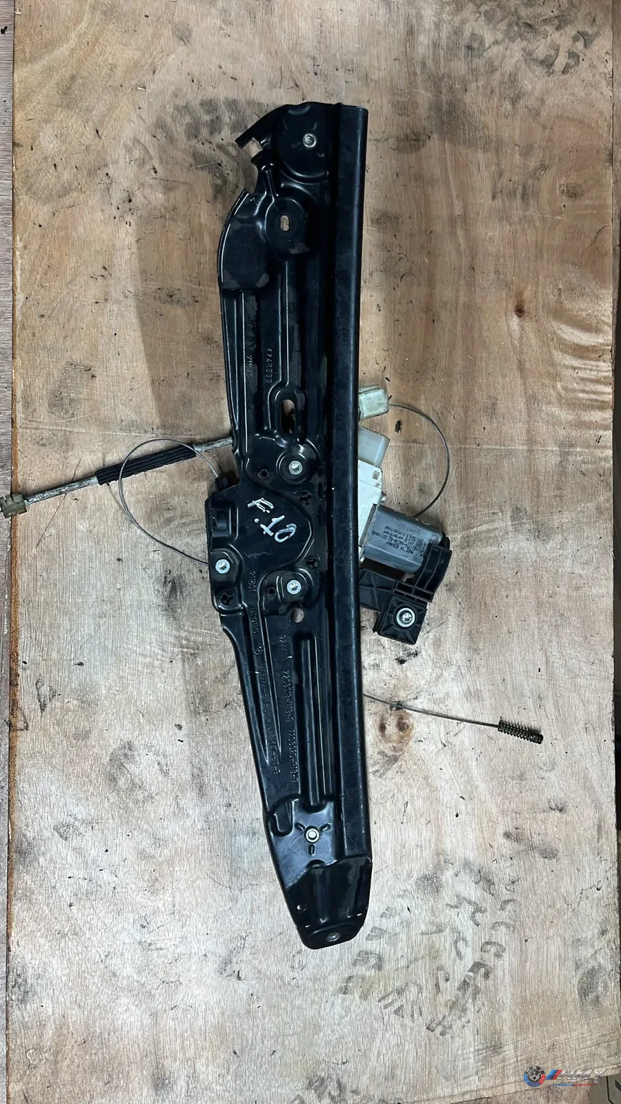BMW Orijinal Çıkma 5 Serisi F10 F11 - Arka Sağ Cam Krikosu 51357208020