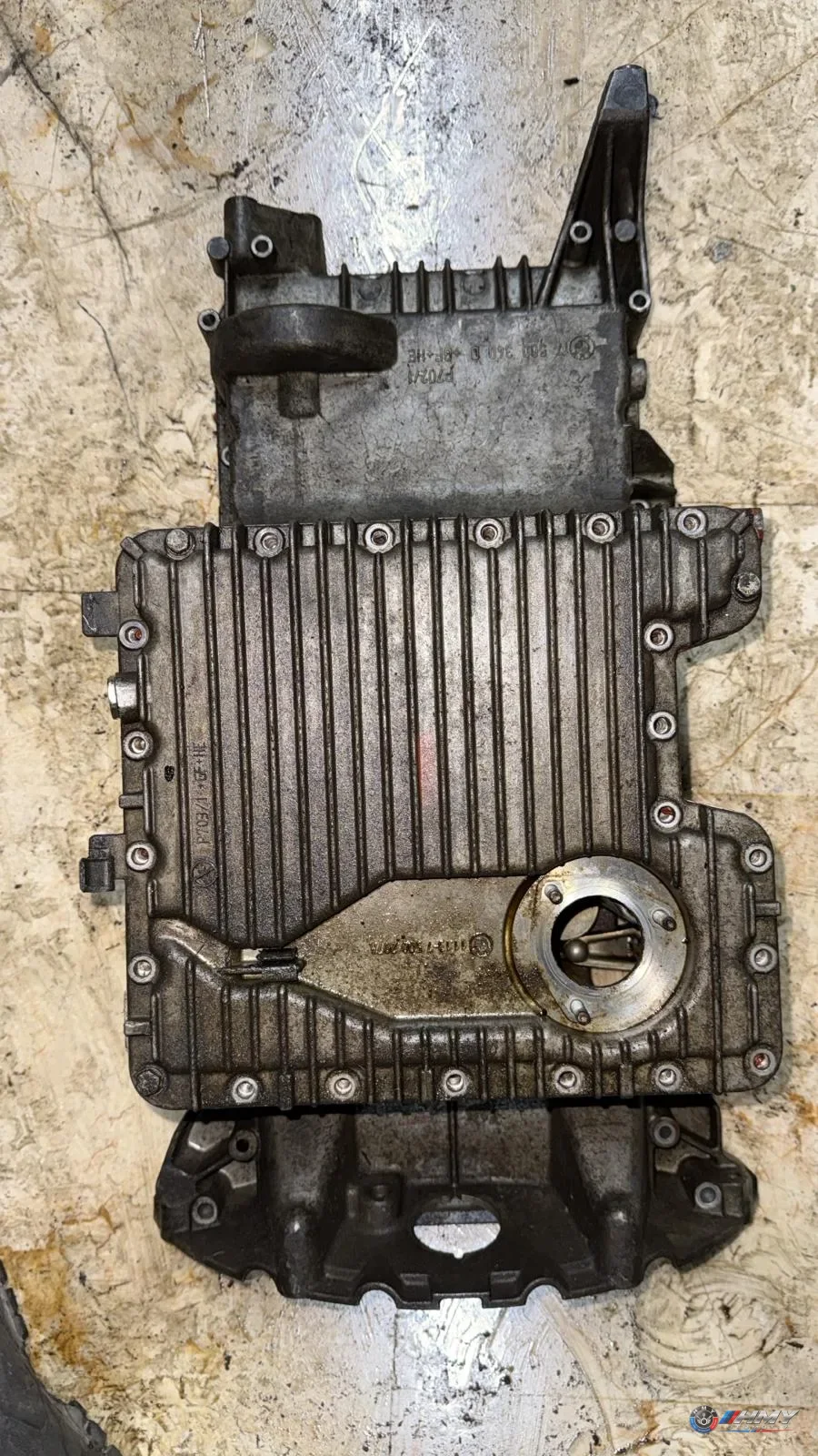 BMW Orijinal Çıkma Yağ Karteri 7500340