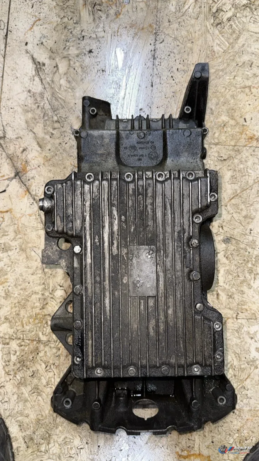 BMW Orijinal Çıkma Yağ Karteri 7504650