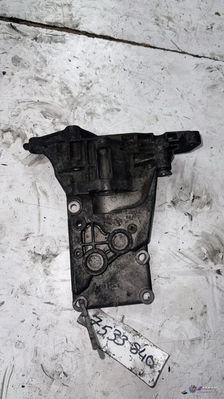 BMW Orijinal Çıkma E60 E61 E63 E64 E65 E66 - N62 Şarj Dinamo Ayağı 12317533840