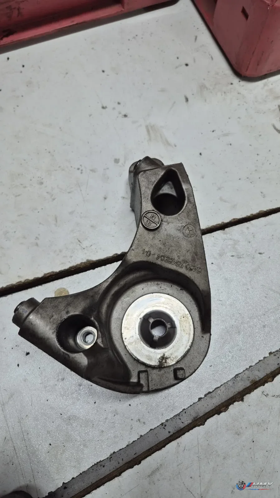 BMW Orijinal Çıkma F90 F91 F92 F93 G05 G06 - N63 S63 Yatak Mesnedi Klima Kompresörü 64557646904