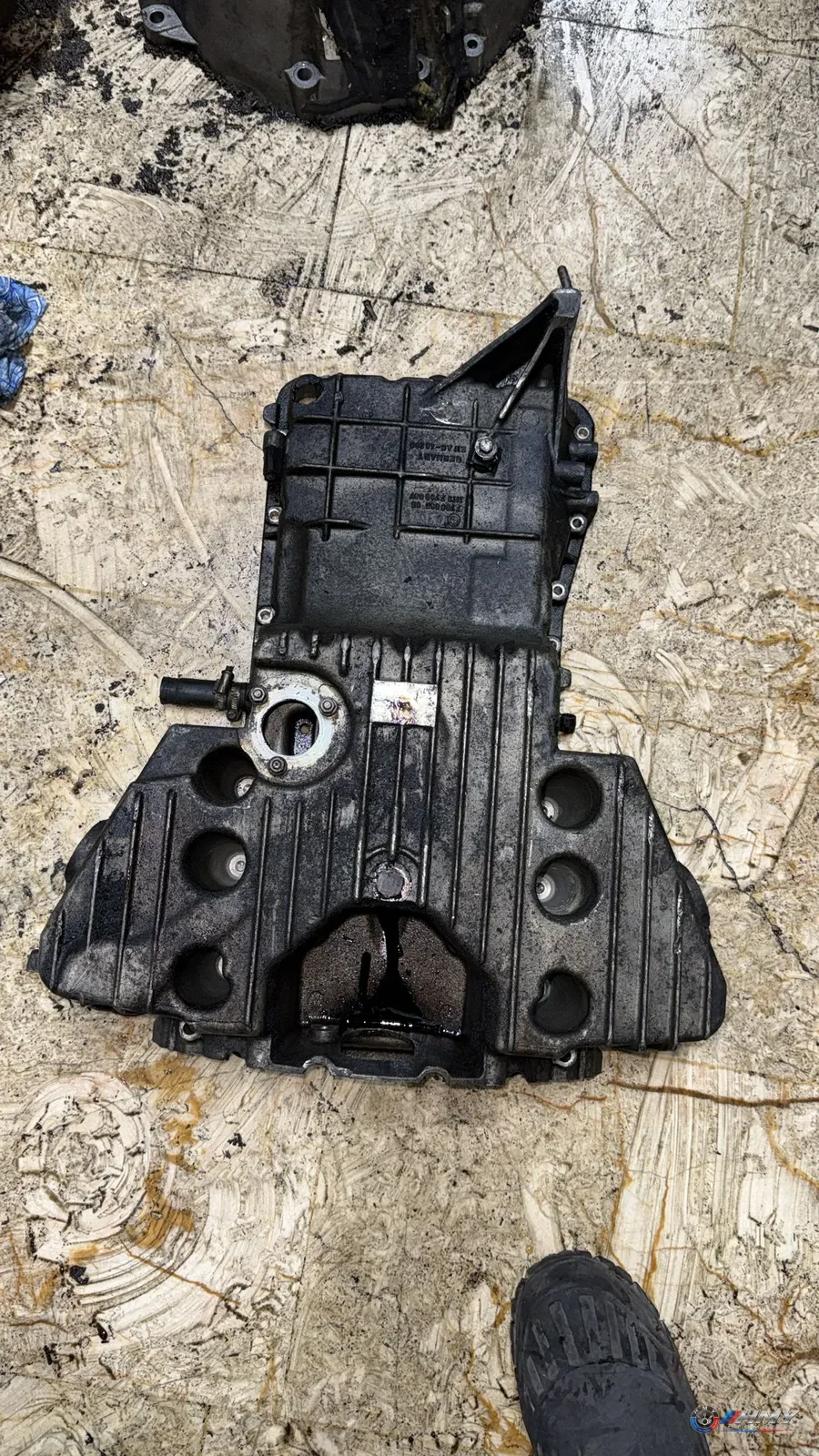 BMW Orijinal Çıkma Alt Karter 7789056