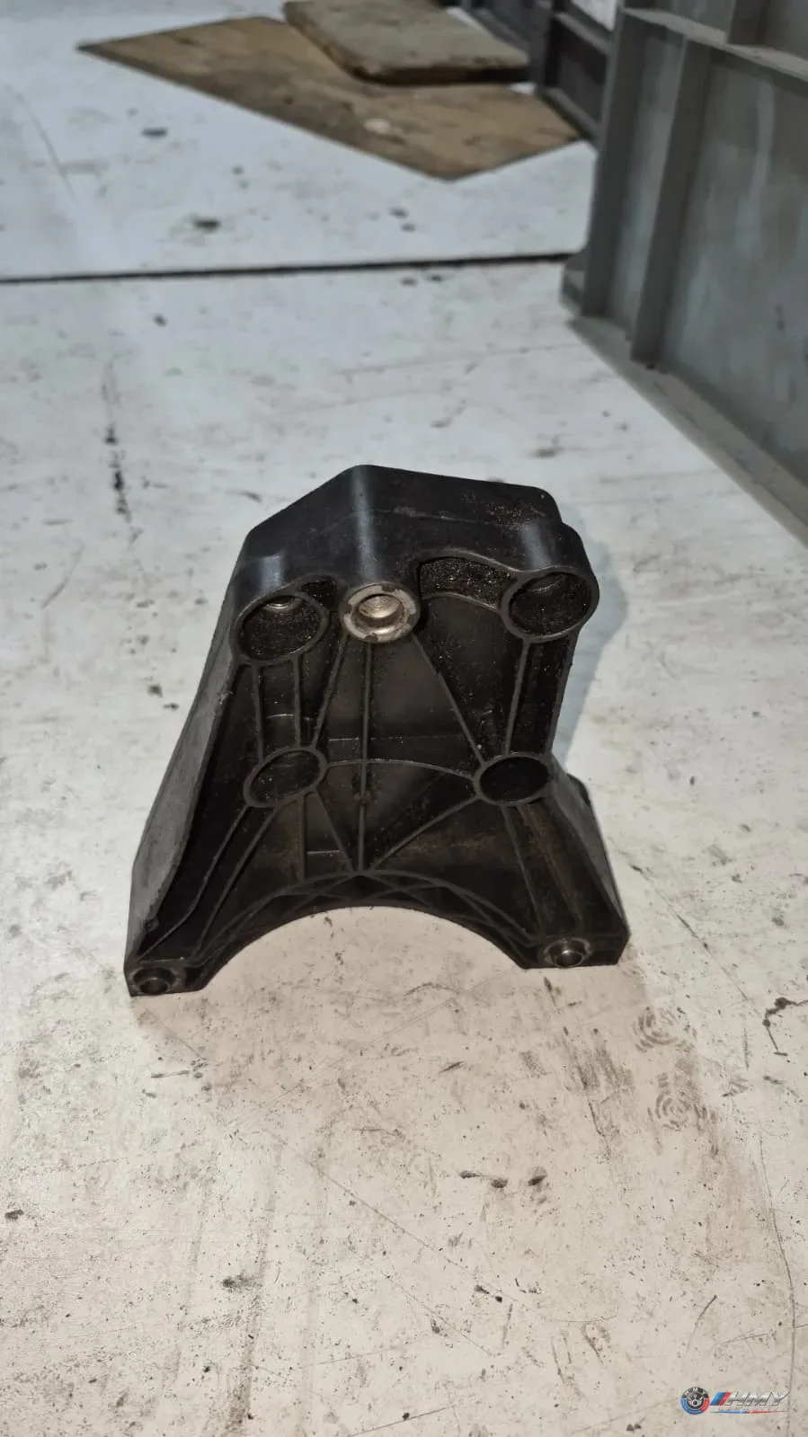 BMW Orijinal Çıkma E60 E61 E65 E83 - M57 Yatak Mesnedi Klima Kompresörü 64557792202