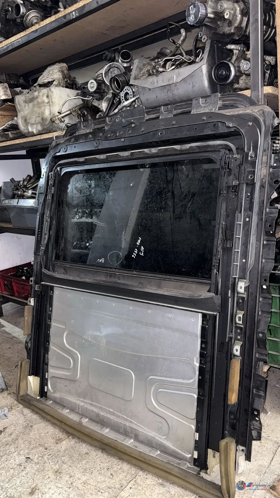 BMW Orijinal Çıkma Üst Panoramik Cam Tavan Mekanizması 8224802