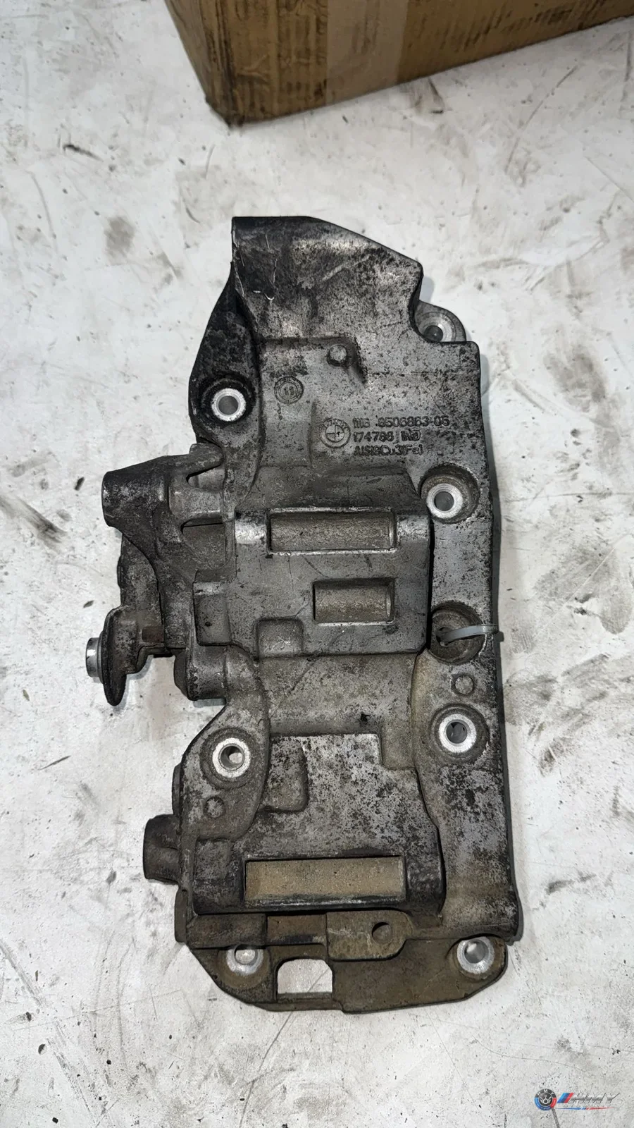 BMW E84 F01 F07 F10… Bağlantı Parçası/Motor Kulağı 11168506863 Orijinal Çıkma