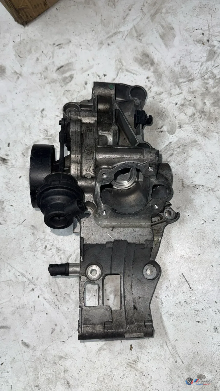 BMW Orijinal Çıkma F39 F40 F44 F45 F46 F48 - B37 Montaj Parçaları Dahil Soğ.sıvısı Pomp. 11518582859