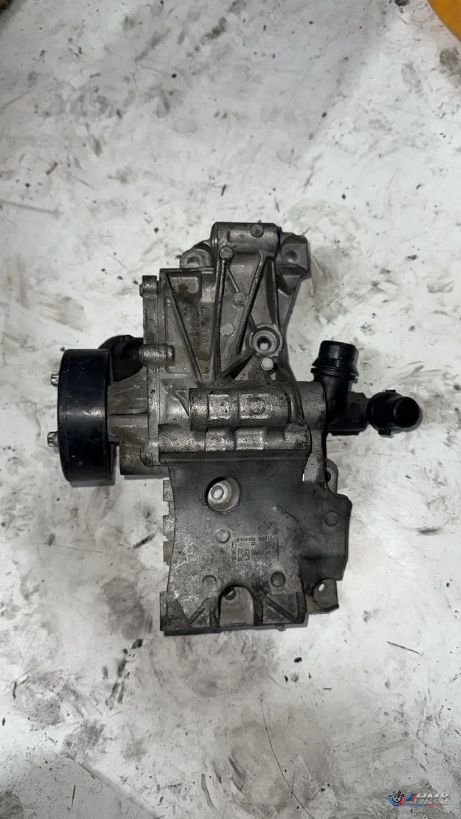BMW Orijinal Çıkma G01 G02 G20 G30 G31 G32 - B48 Taşıyıcılı Soğutma Sıvısı Pompası (48V) 11518658682